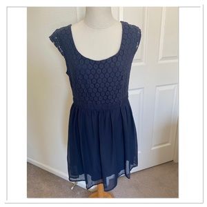 City Triangles Junior Girls Lace Bodice & Chiffon Dress Size 13